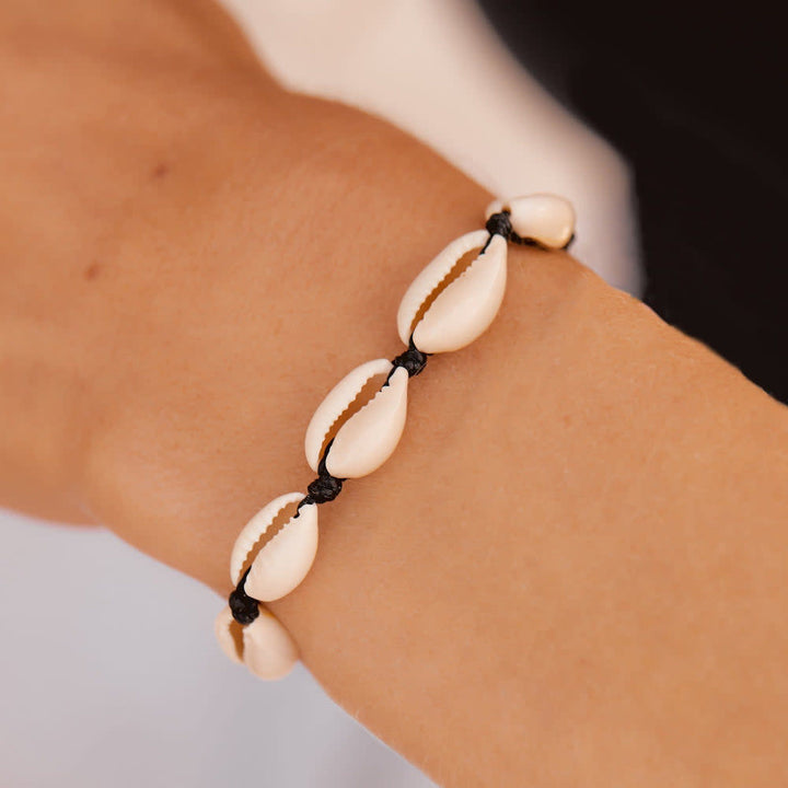 Pura Vida Knotted Cowries Bracelet | Black