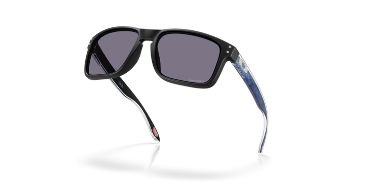 Oakley Holbrook Matte Black Blue Resin | Prizm Grey
