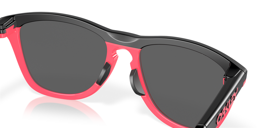Oakley Frogskins Hybrid Matte Black/Neon Pink | Prizm Black