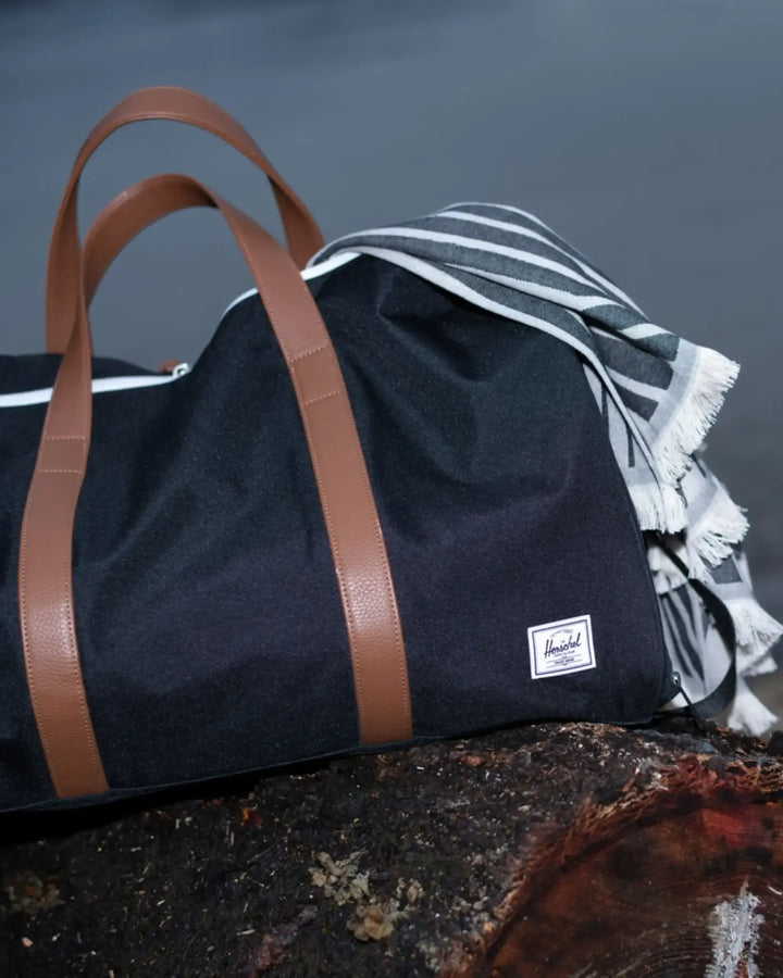 Herschel Novel Duffle (Unisex) | Black