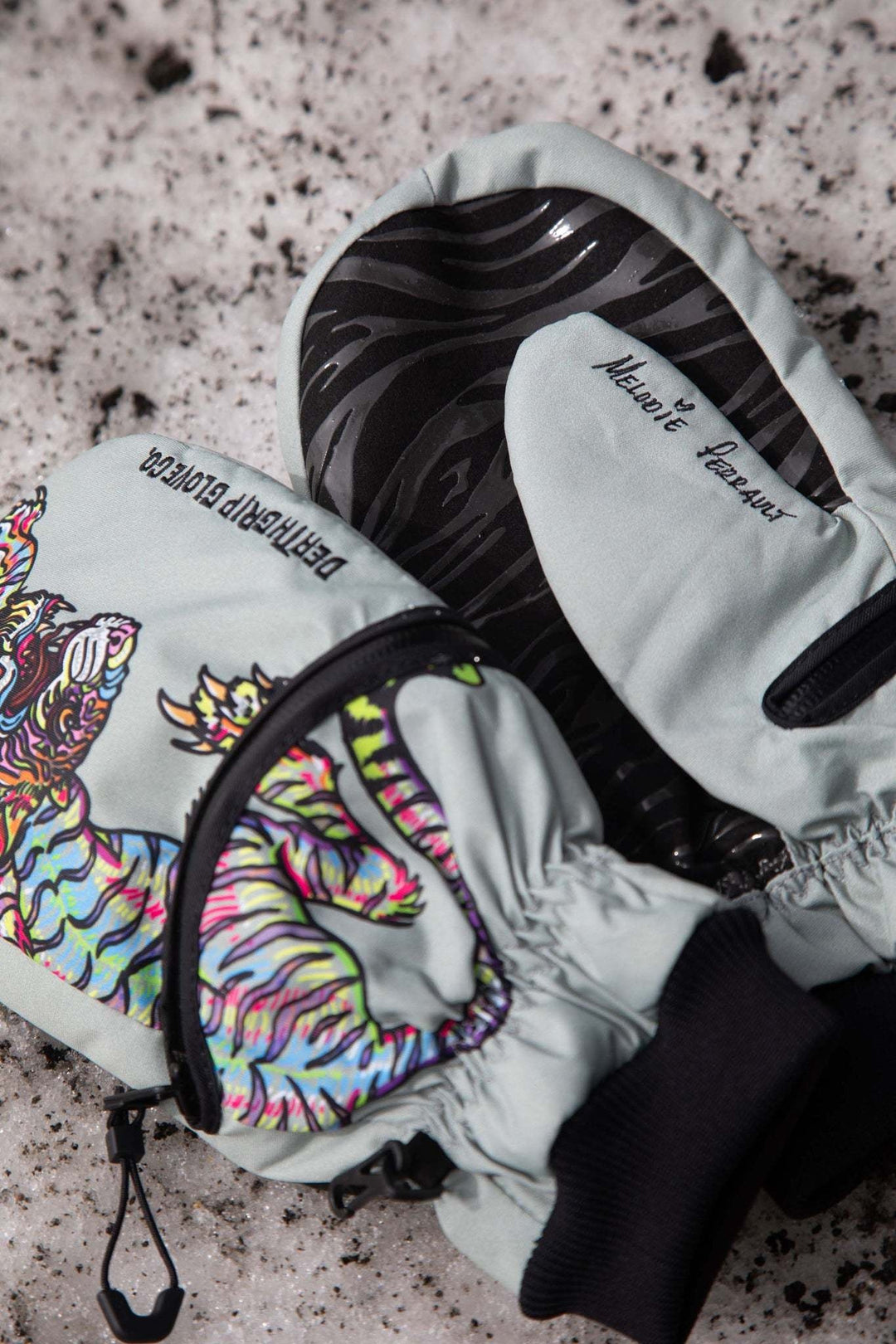 Deathgrip Ghoul Mitt 2026 | Melodie Perault