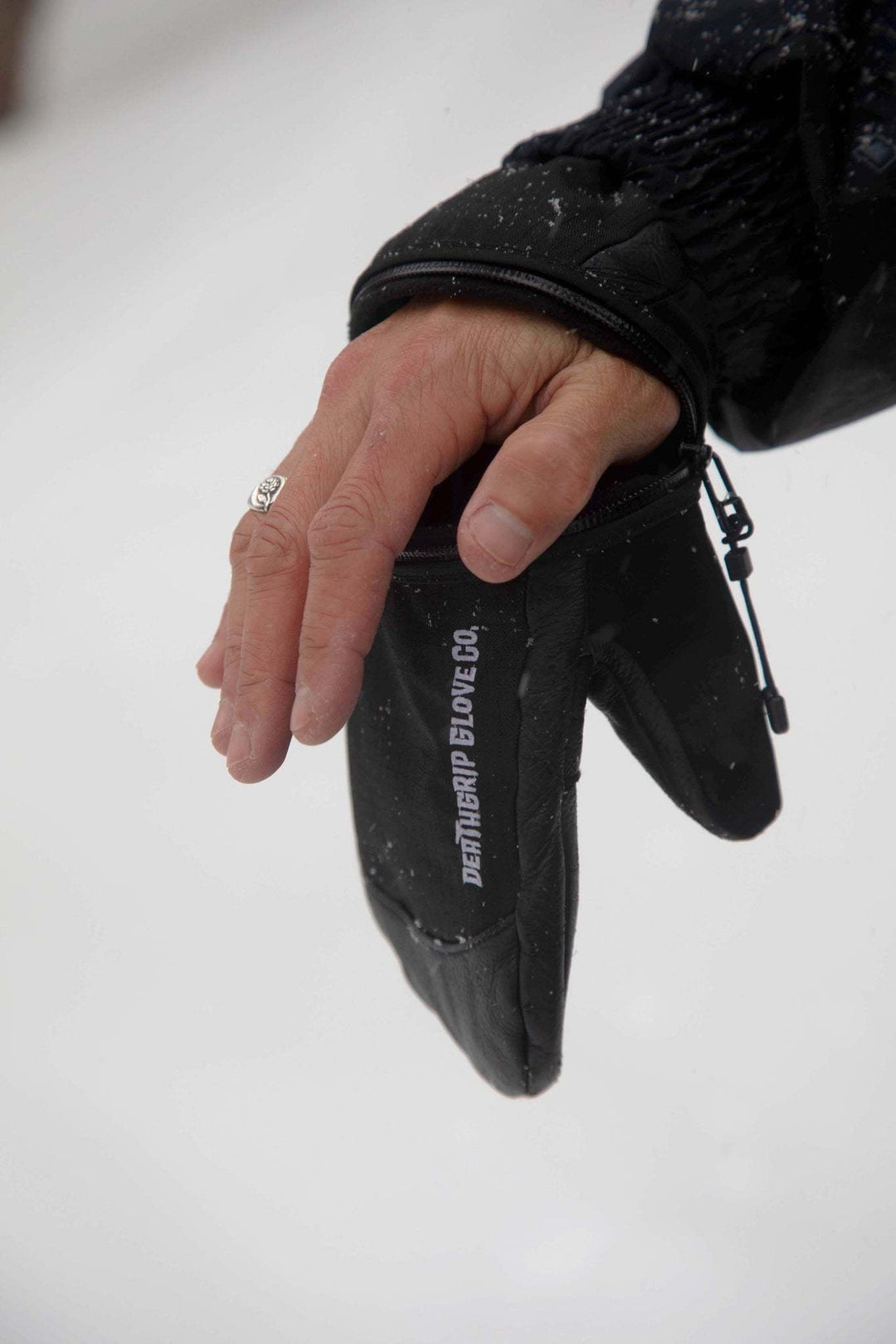 Deathgrip Werewolf Mitt 2026 | Black