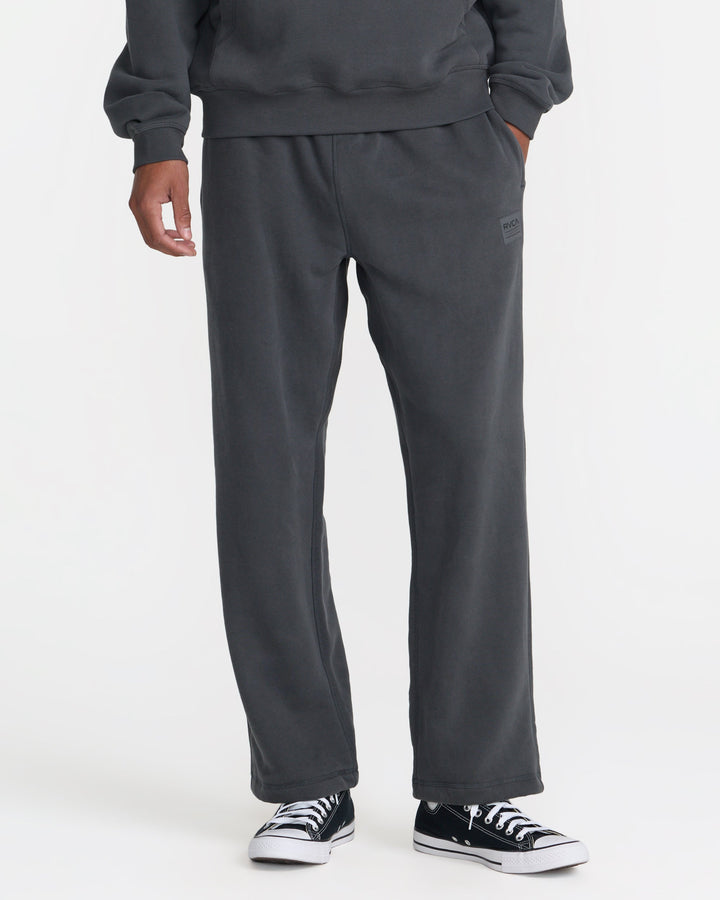 RVCA Men’s Essential Fleece Pant in Pirate Black, front view on model