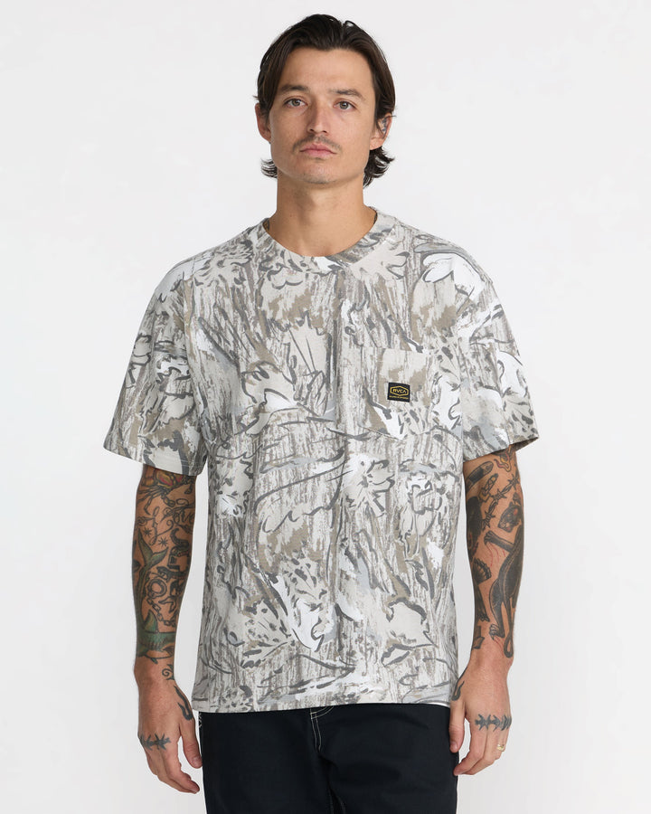 RVCA Men’s Americana Pocket Label Ss in Camo, front view on model