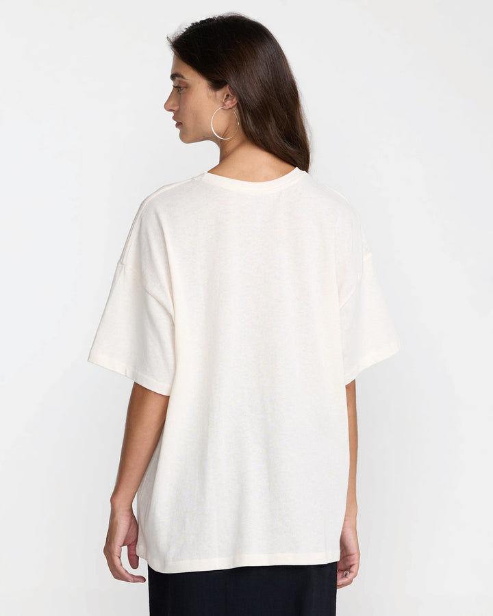 RVCA Love Me Boyfriend Tee (Women&