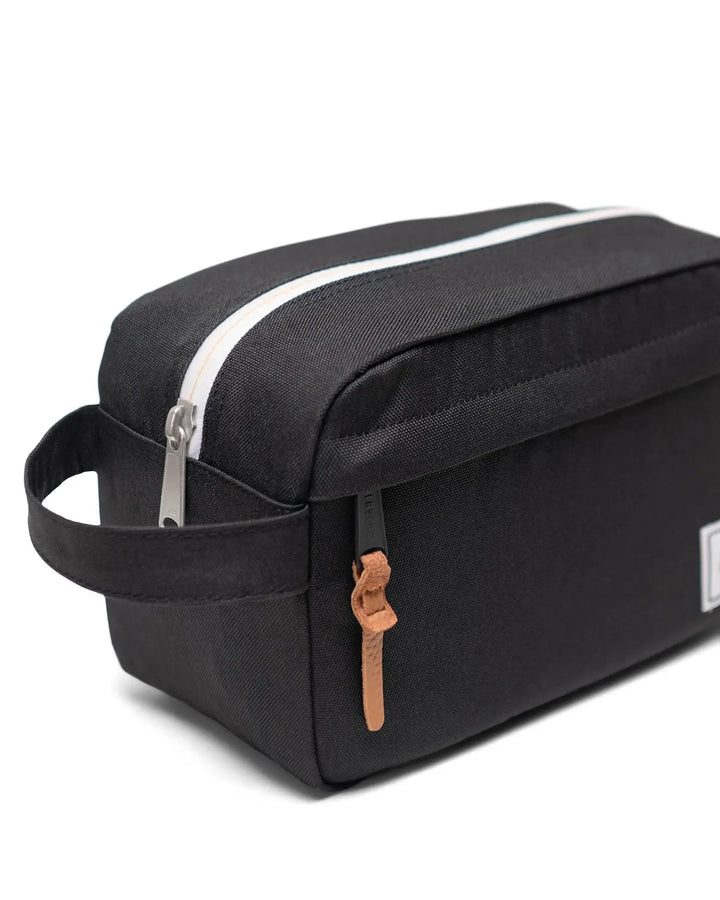 Herschel Chapter Travel Kit (Unisex) | Black
