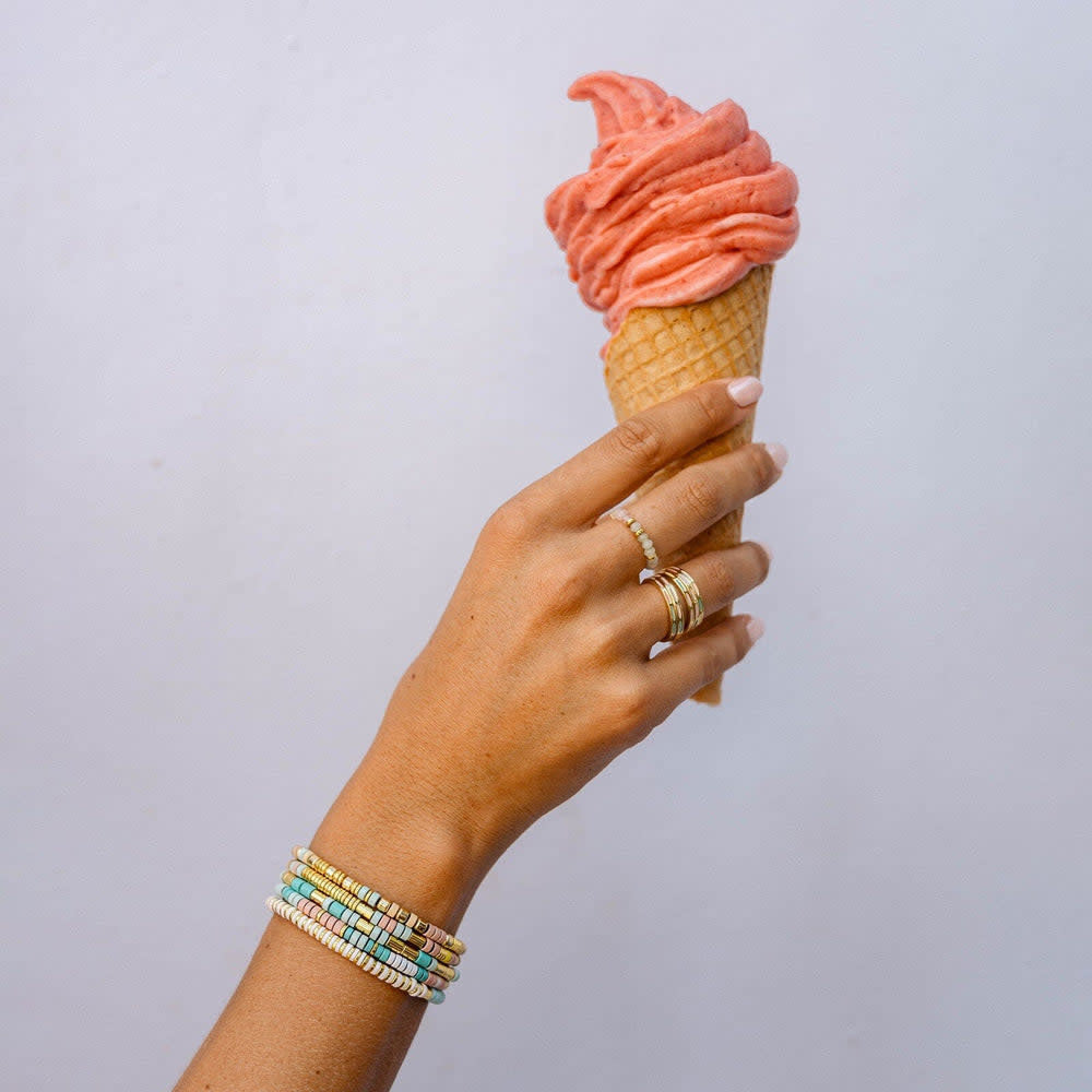 Pura Vida Ombre Rainbow Bead Stretch Ring | Gold