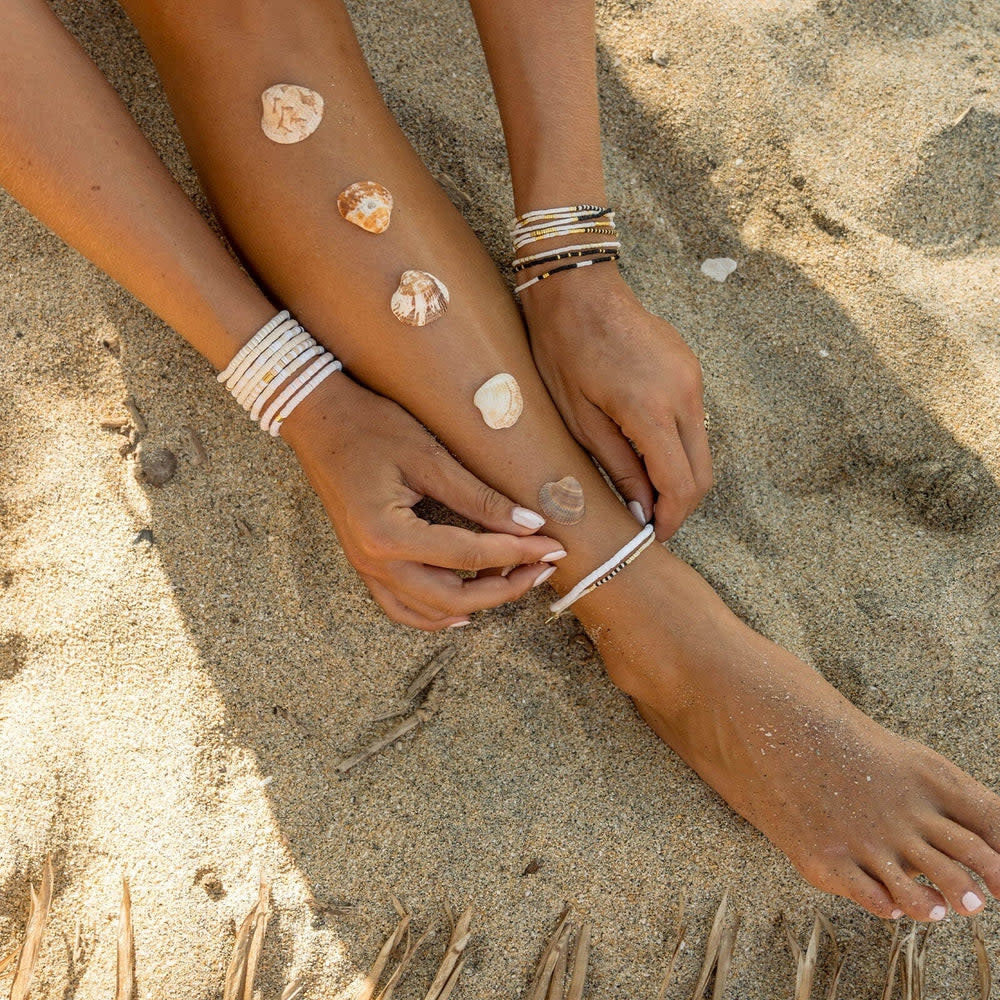 Pura Vida Seascape Vinyl Disc Stretch Anklet | Black/White