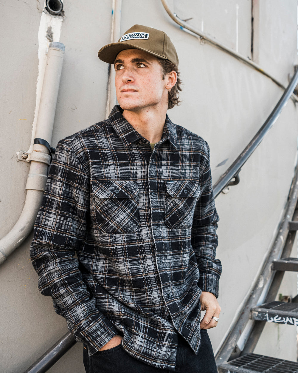 Volcom Mens Johnstone Ls - Black - official gallery image 2 #color_black