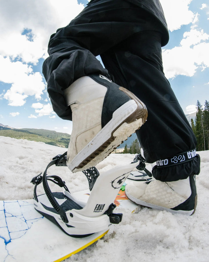 Thirty Two T32M Fava Fase Unisex Bindings | Fava White