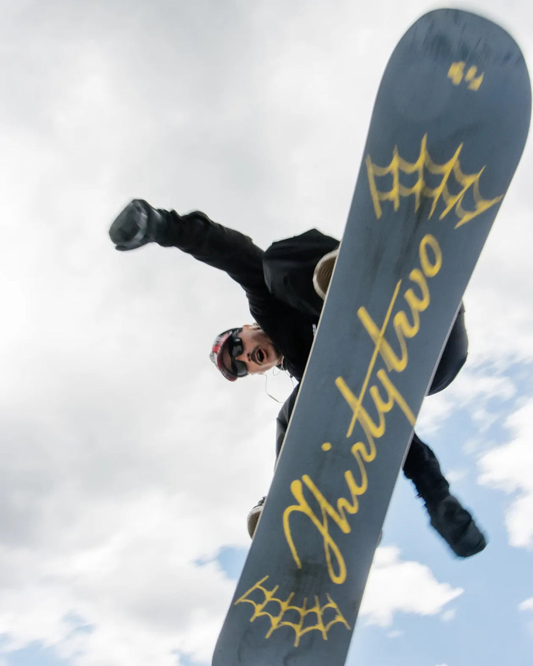 Thirty Two Permanent Vacation Mens Snowboard