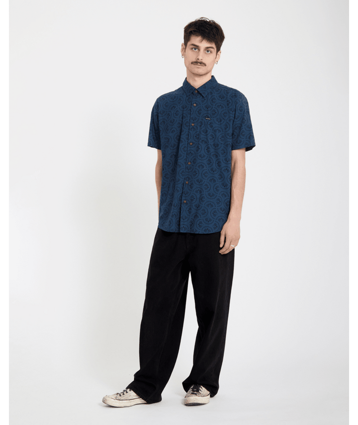 Volcom Scaler Stone Woven Short Sleeve (Men&