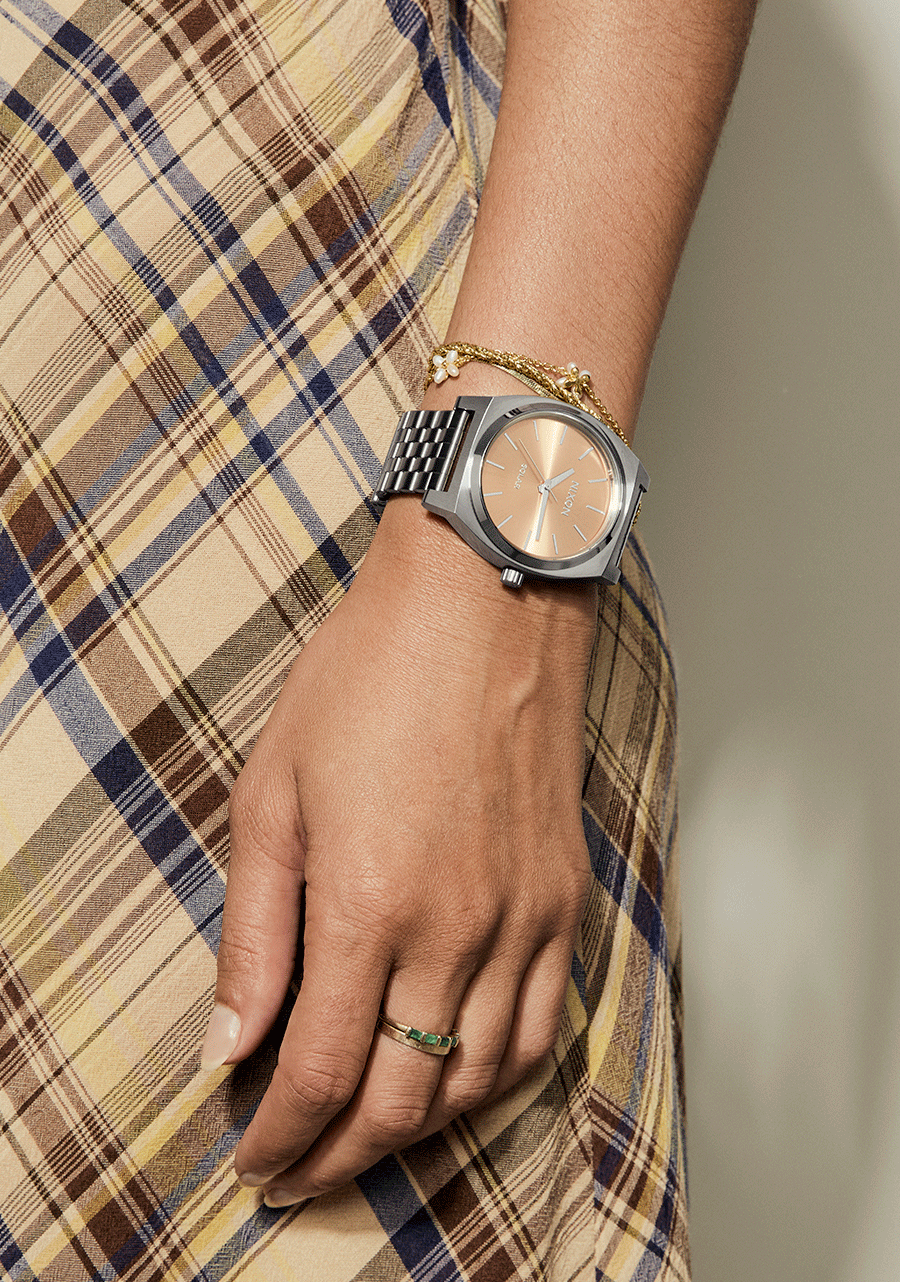 Nixon Time Teller Solar | Silver/Salmon
