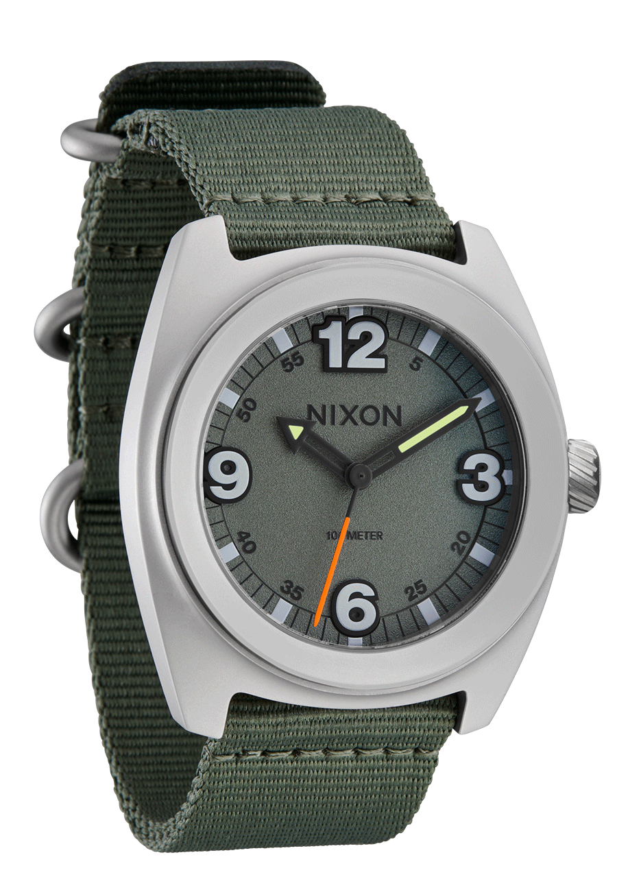 Nixon Clutch 42 | Matte Silver/Thyme