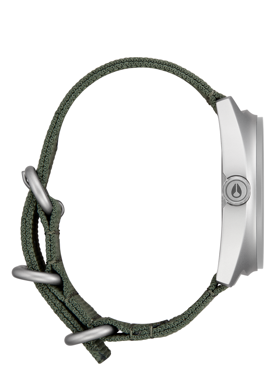 Nixon Clutch 42 | Matte Silver/Thyme