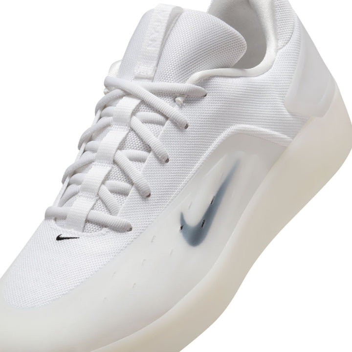Nike SB Zoom Nyjah 4 Unisex Shoes | White/Black