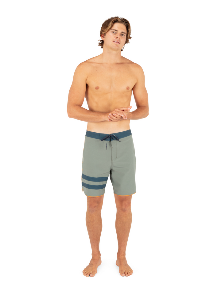 Hurley Phantom Eco Block Party Solid 18" (Mens) | Great White