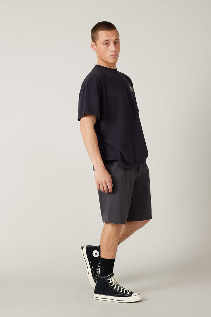 686 Everywhere 11 Short Relax (Mens) | Charcoal