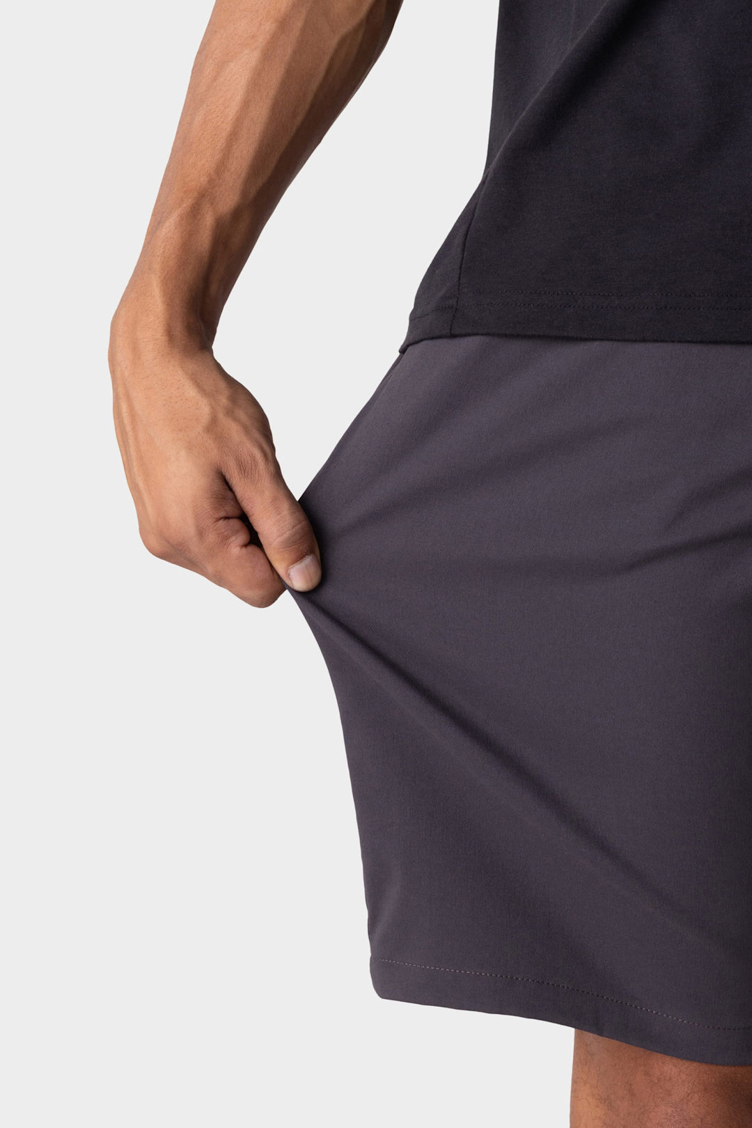 686 Everywhere 11 Short Relax (Mens) | Charcoal