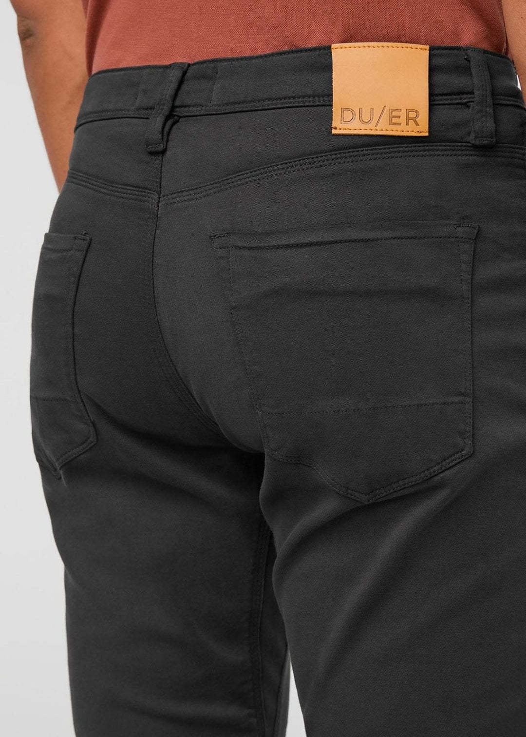Duer No Sweat Relaxed Taper (Mens) | Slate