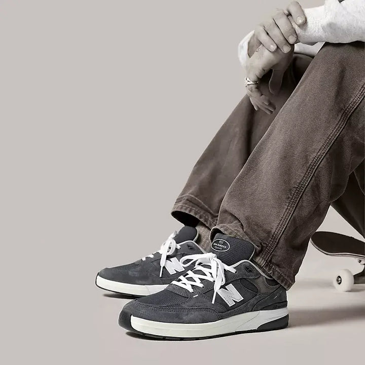 New Balance Andrew Reynolds 933 Men&