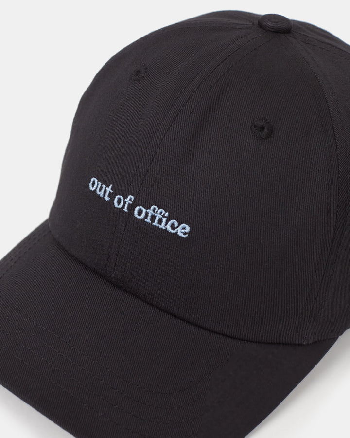Tentree Slogan Peak Hat (Unisex) | Meteorite Black/Out of Office