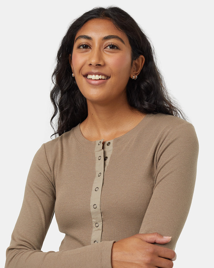 Tentree Rib Snap Placket Henley (Womens) | Fossil