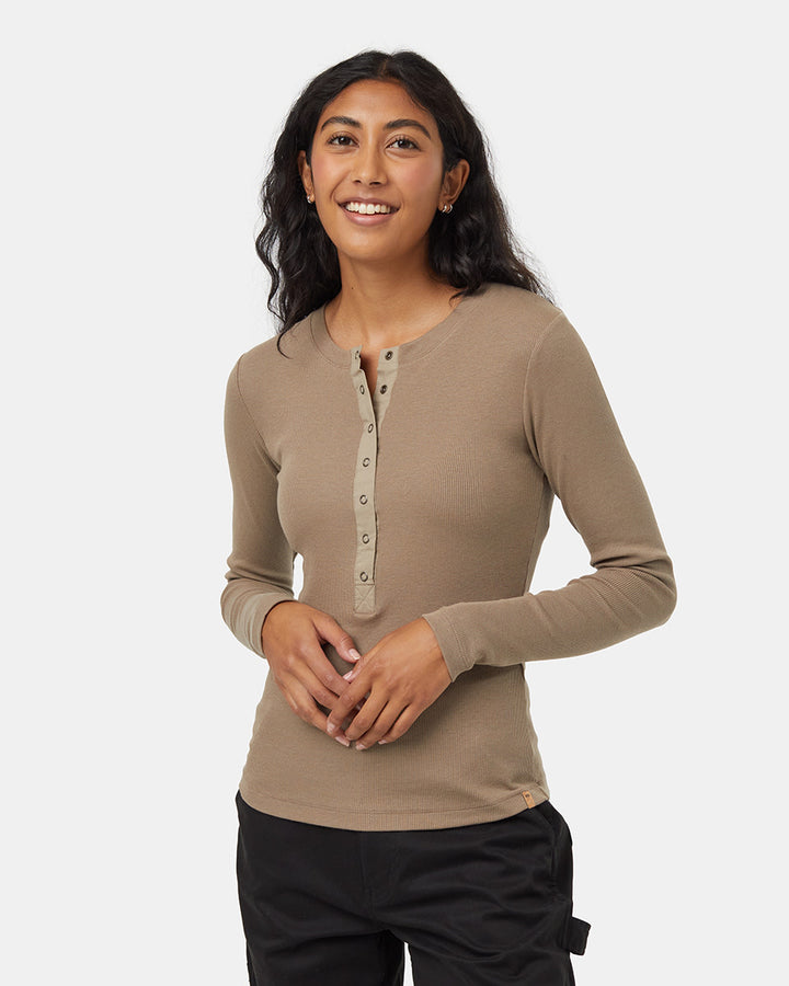 Tentree Rib Snap Placket Henley (Womens) | Fossil
