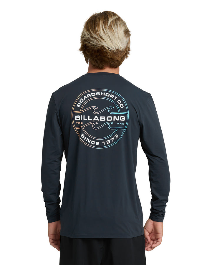 Billabong Hollow Loose-Fit Long-Sleeve Surf Tee (Men&