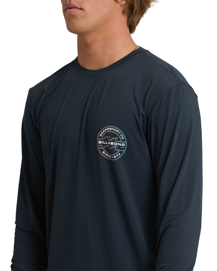 Billabong Hollow Loose-Fit Long-Sleeve Surf Tee (Men&