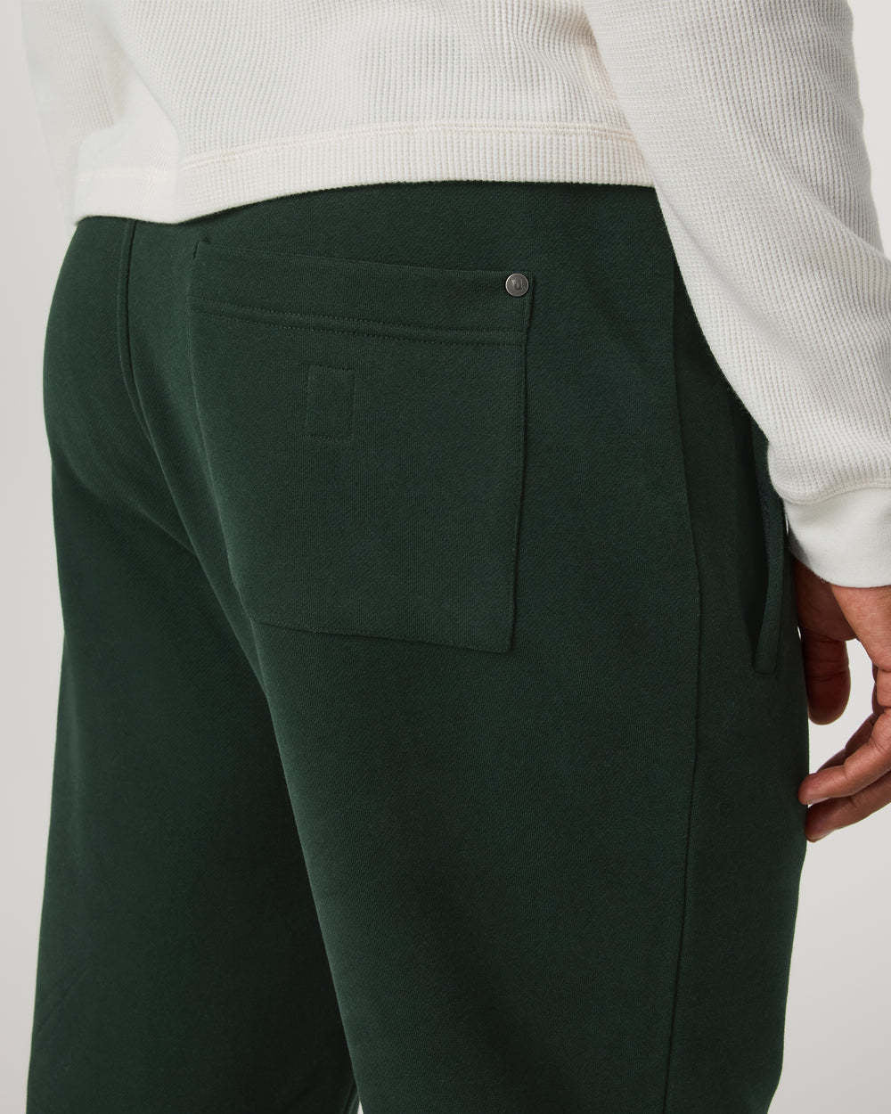Vuori Seaside Sweatpant Relaxed 30" (Mens) | Evergreen