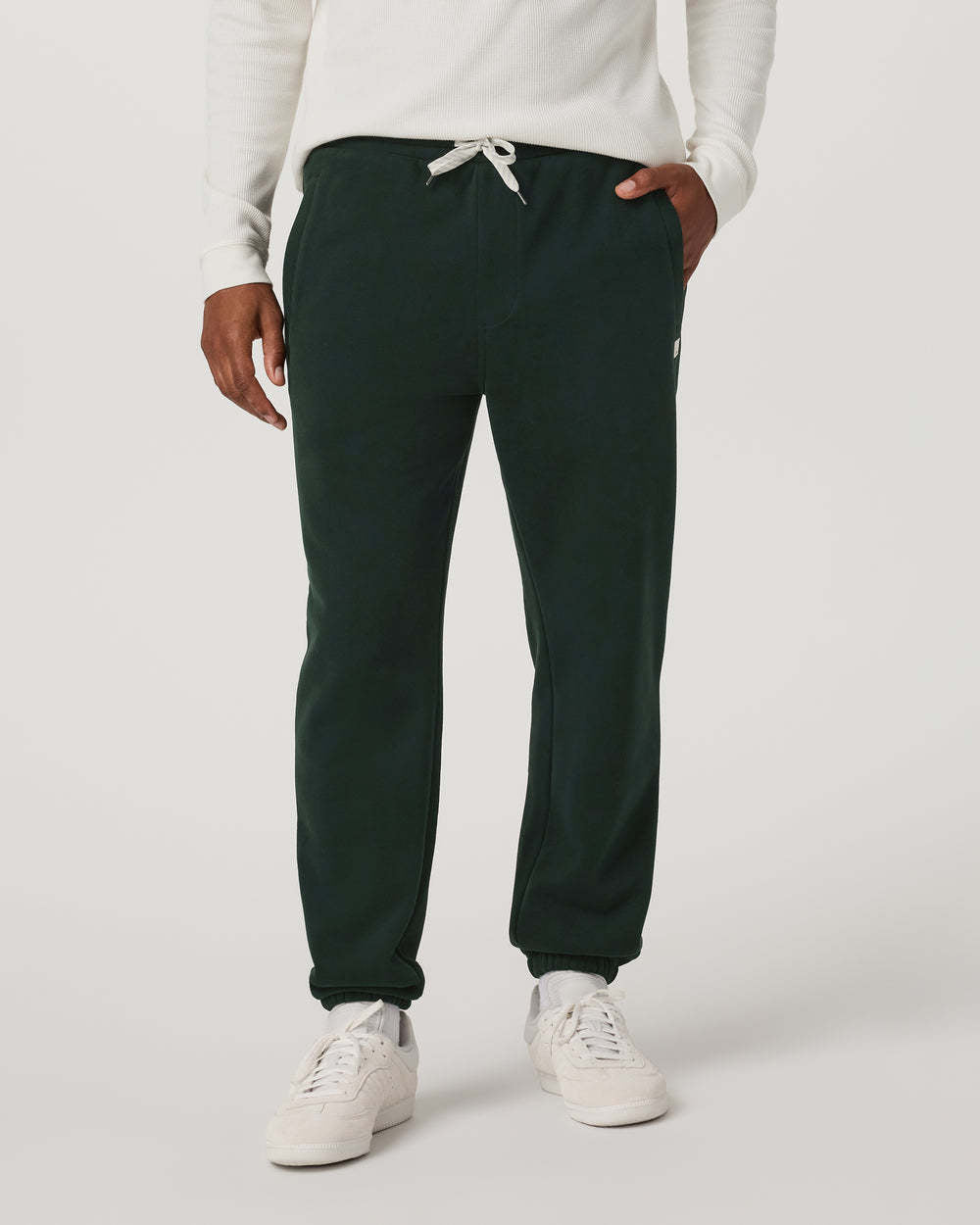 Vuori Seaside Sweatpant Relaxed 30" (Mens) | Evergreen