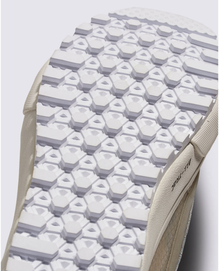 Vans MTE Standard Mid Waterproof Unisex Boots | White/White