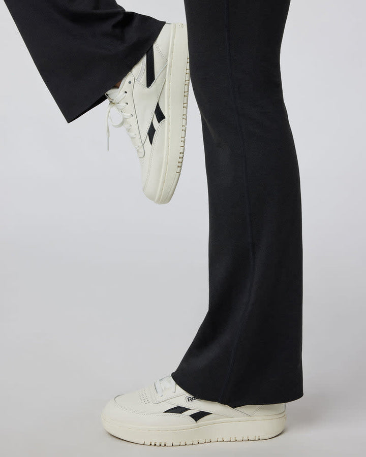 Vuori Halo Slim Flare (Womens) | Black Heather