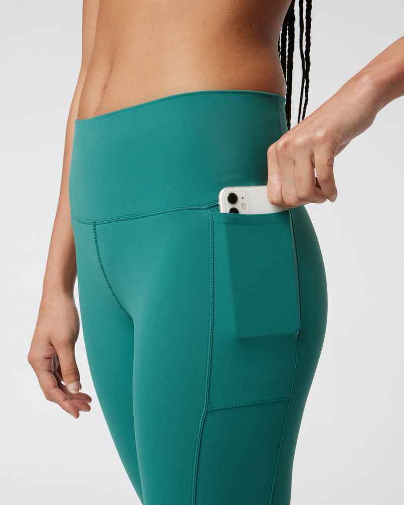 Vuori Studio Pocket Legging (Womens) | Ivy