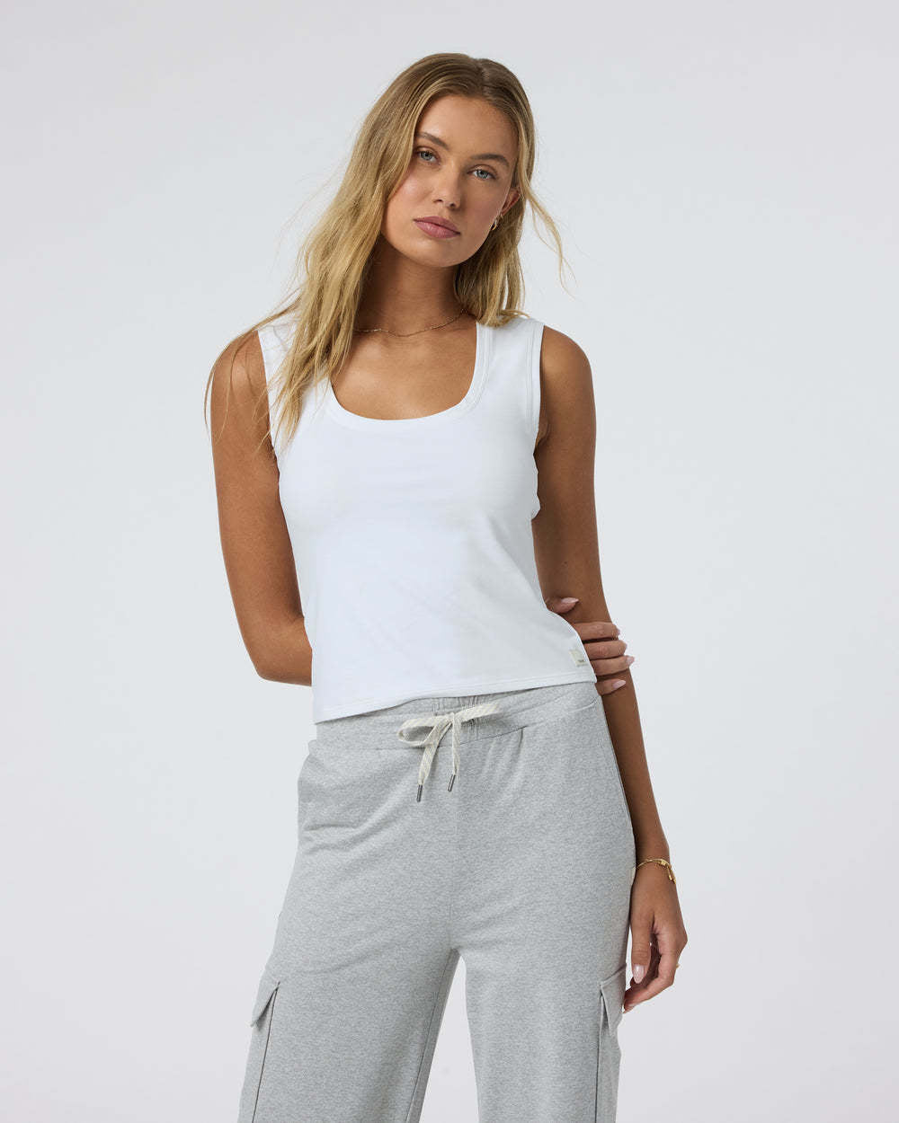 Vuori Halo Essential Scoop Tank (Women&