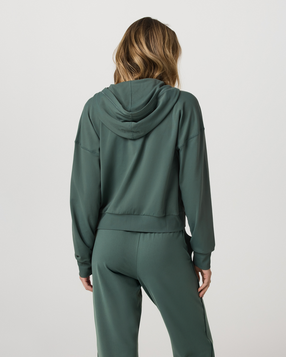 Vuori Halo Modern Full Zip Hoodie (Women&