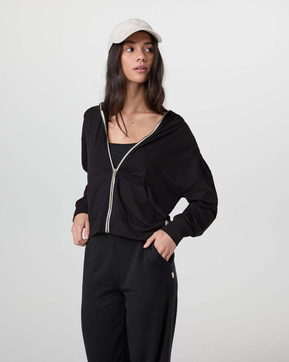 Vuori Halo Modern Full Zip Hoodie (Women&