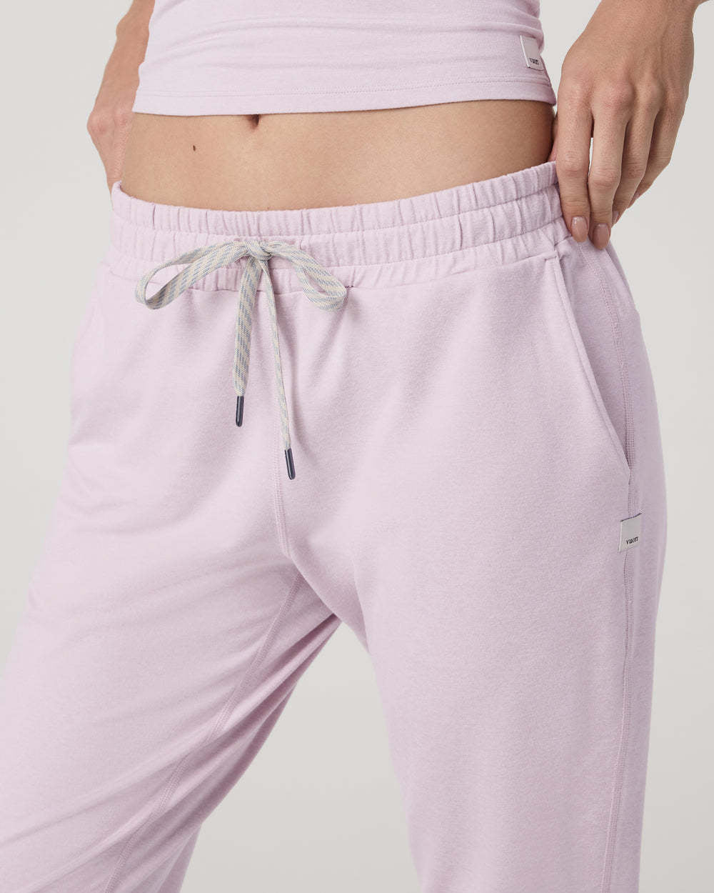 Vuori Performance Jogger (Womens) | Lilac Breeze Htr