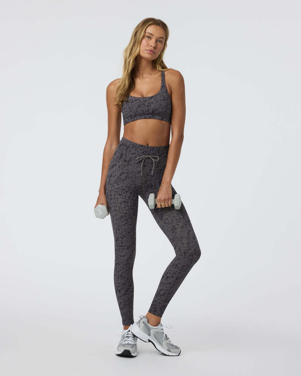 Vuori Daily Legging (Womens) | Chia Stucco