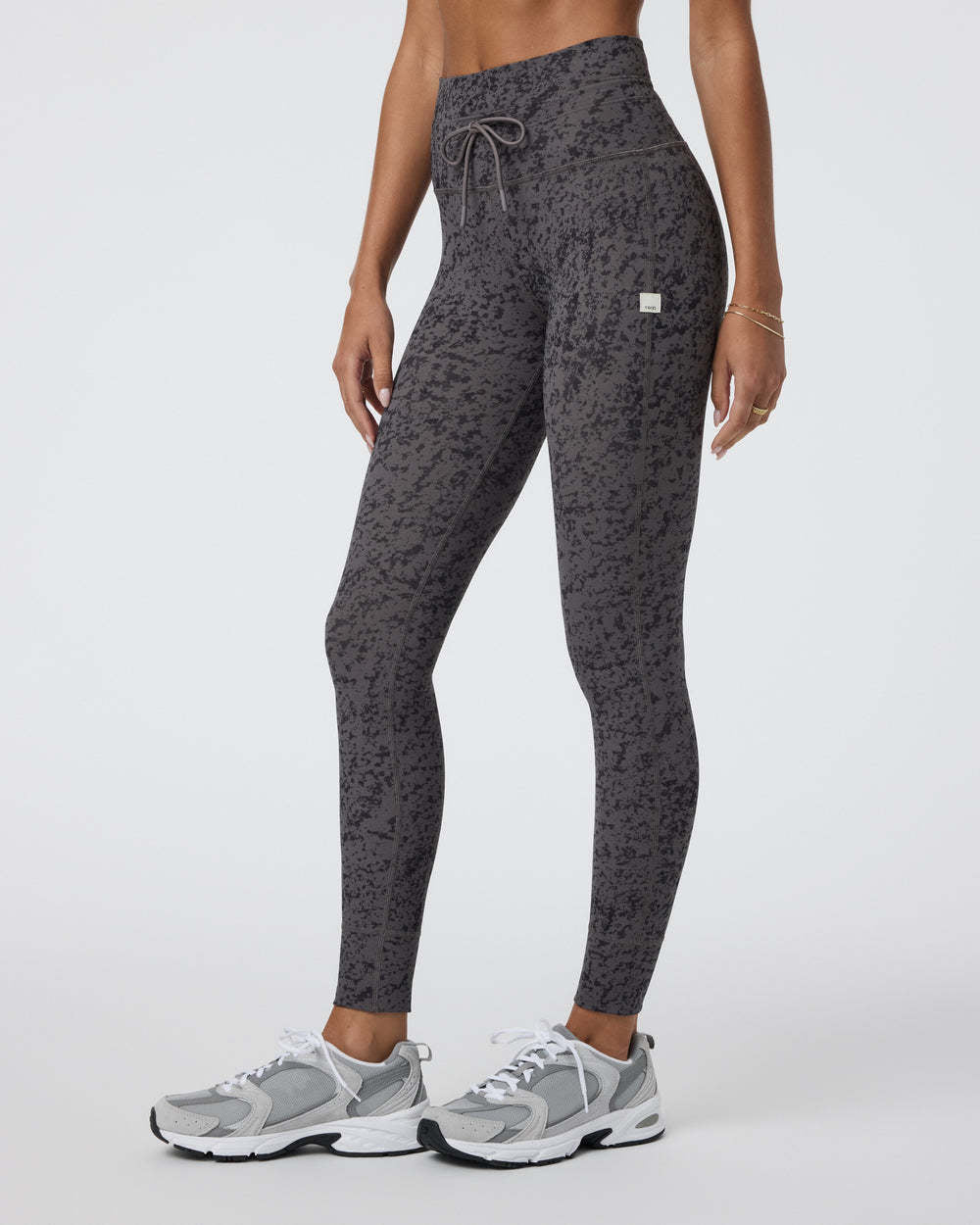 Vuori Daily Legging (Womens) | Chia Stucco