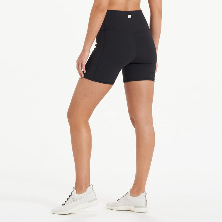 Vuori Studio Pocket Short (Womens) | Black
