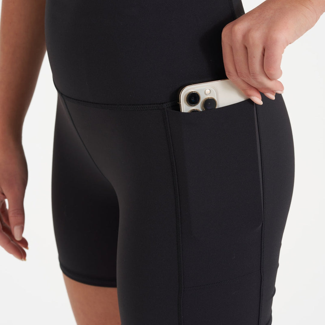 Vuori Studio Pocket Short (Womens) | Black