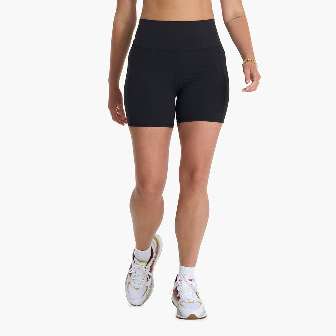 Vuori Studio Pocket Short (Womens) | Black