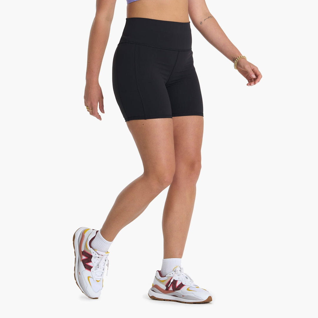 Vuori Studio Pocket Short (Womens) | Black
