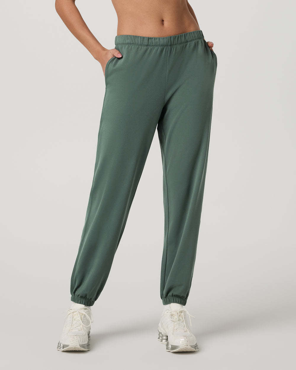 Vuori Halo Modern Sweatpant (Womens) | Agate Green