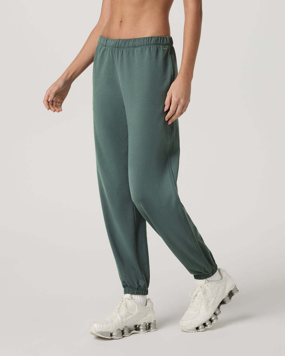 Vuori Halo Modern Sweatpant (Womens) | Agate Green