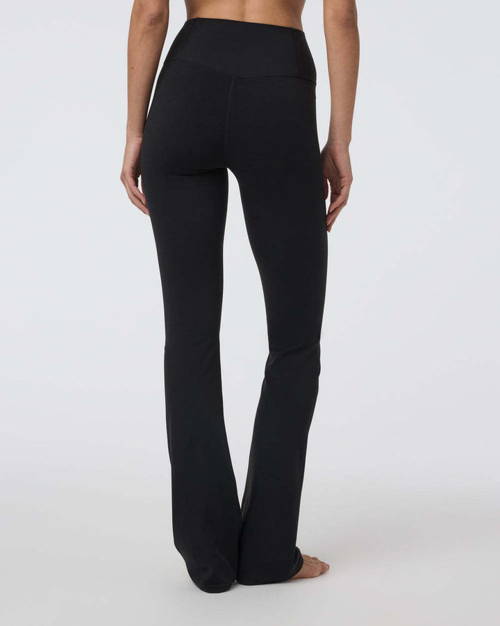 Vuori Allthefeels Slim Flare (Womens) | Black
