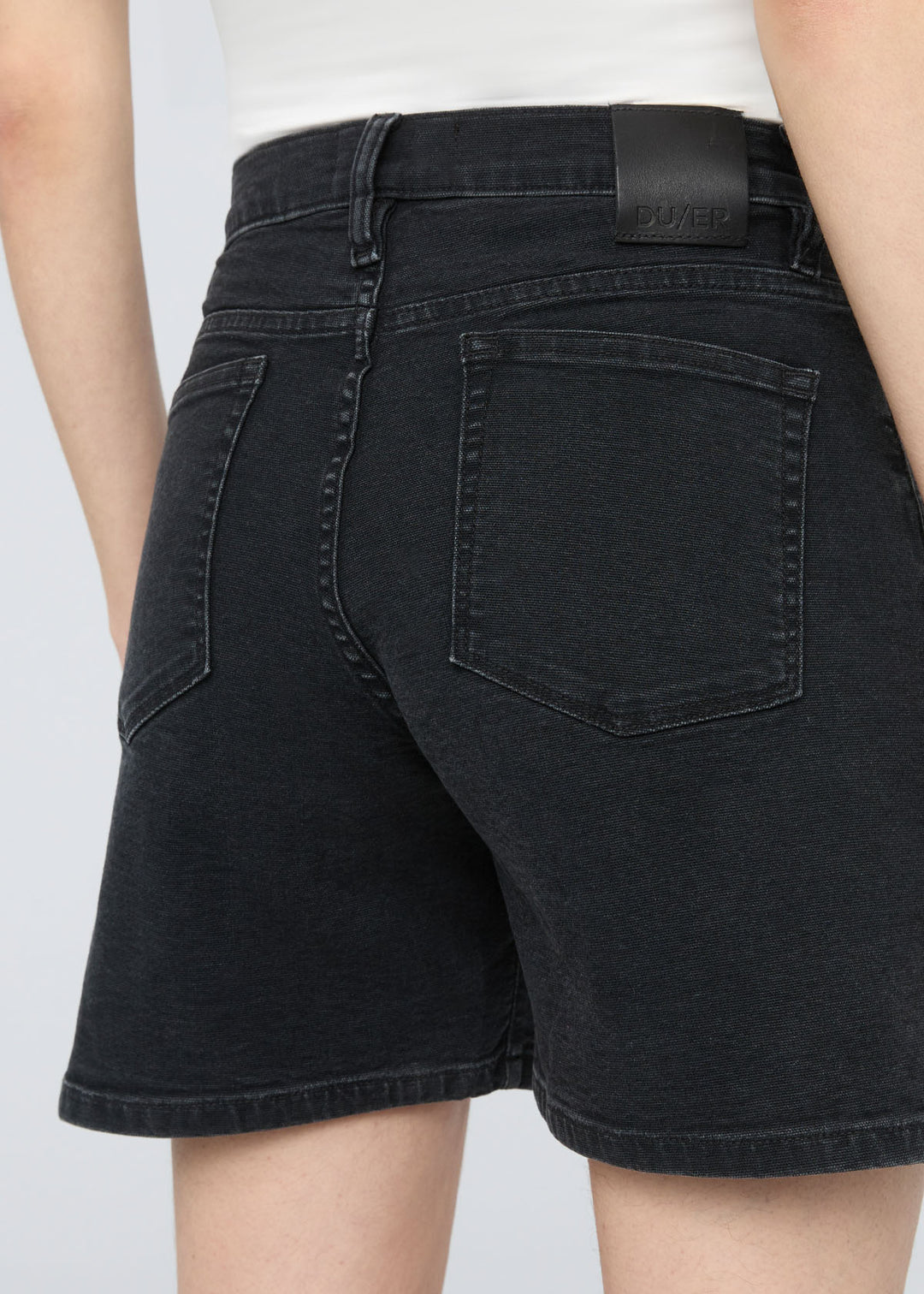 Duer Stretch High Rise Relaxed Short 5" (Womens) | Black